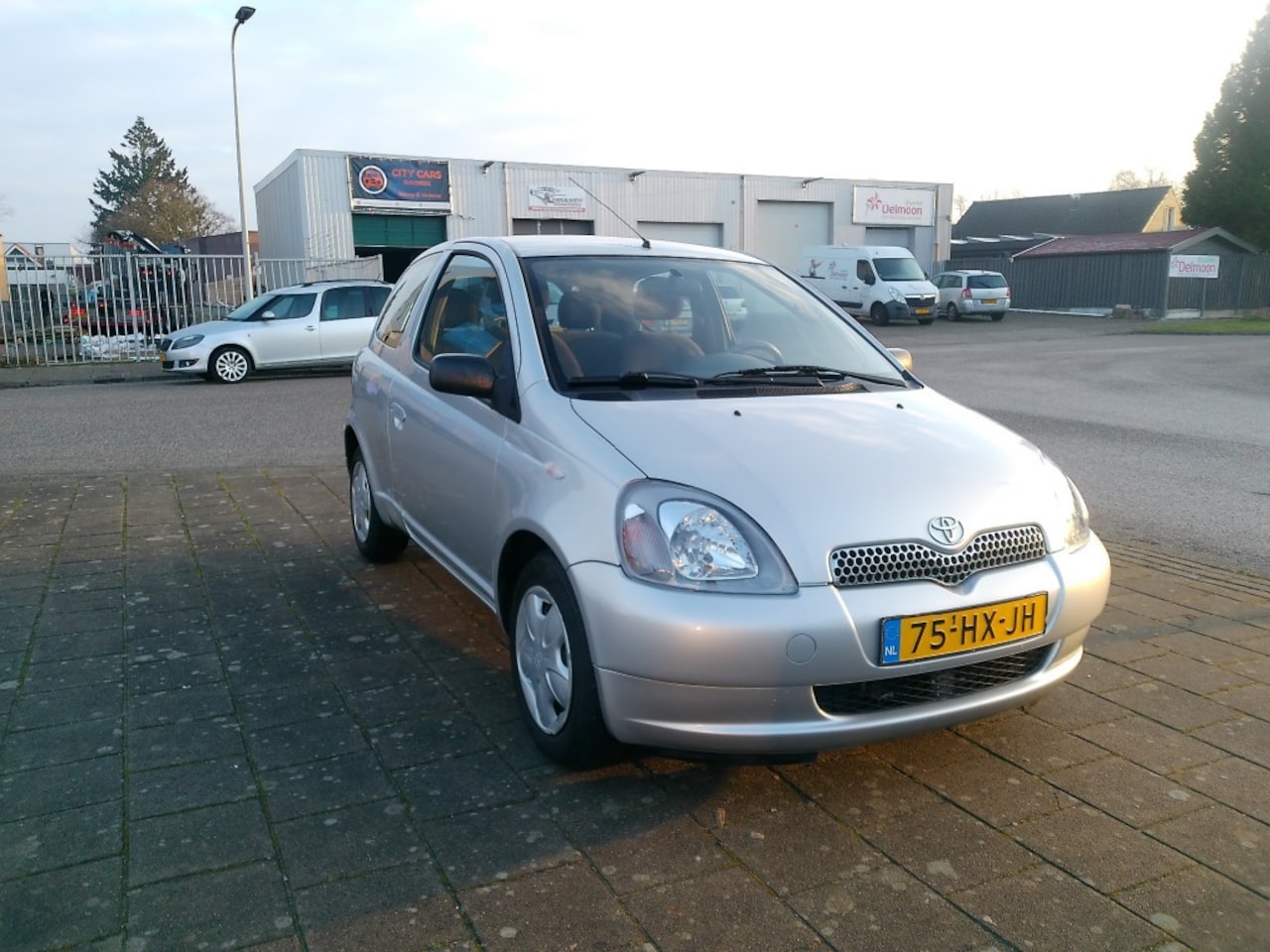 Toyota Yaris - 1.3-16V VVT-i Sol 1.3-16V VVT-I SOL SP - AutoWereld.nl