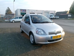 Toyota Yaris - 1.3-16V VVT-I SOL SP