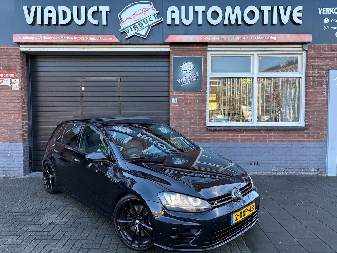 Volkswagen Golf - 2.0 TSI R 4Motion 500pk Pano leer Sterrenhemel - AutoWereld.nl