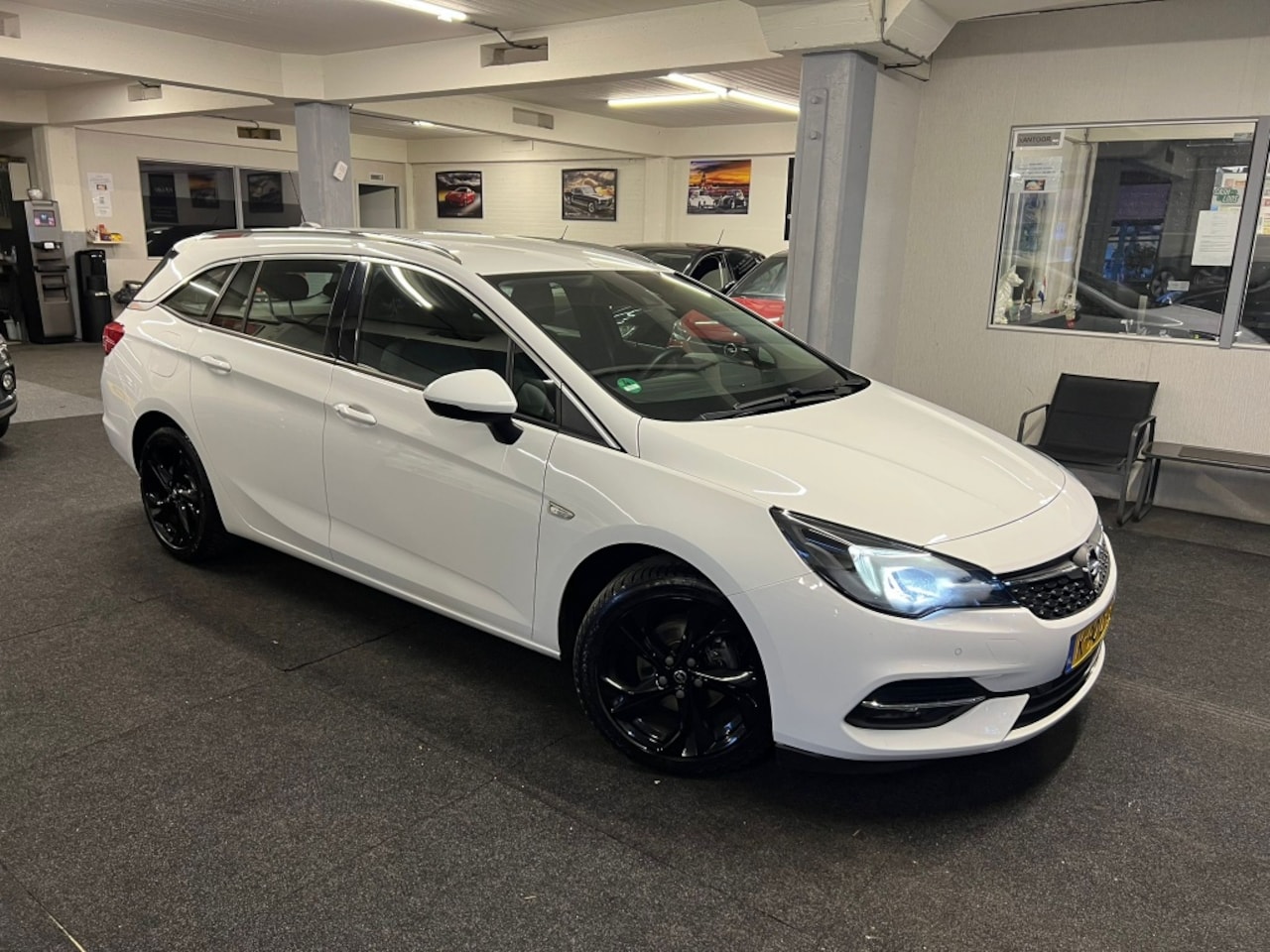 Opel Astra Sports Tourer - 1.2 *NAP*2021*Xenon*Velgen*NL - AutoWereld.nl