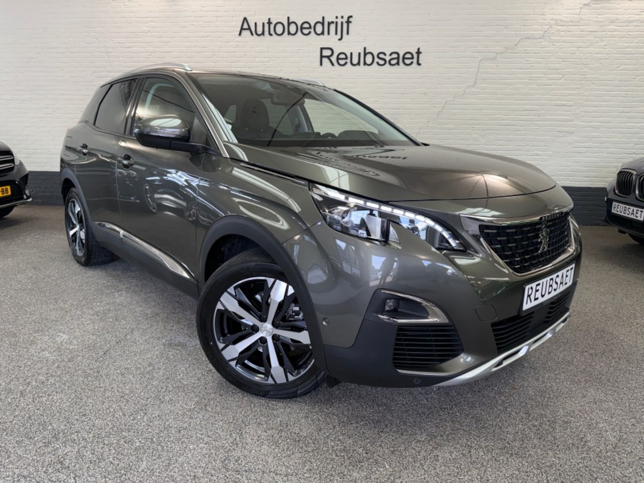 Peugeot 3008 - 1.2 PureTech Premium 360Cam Carplay Trekhaak Memory 1ste Eigen, Incl 12Mnd Garantie - AutoWereld.nl