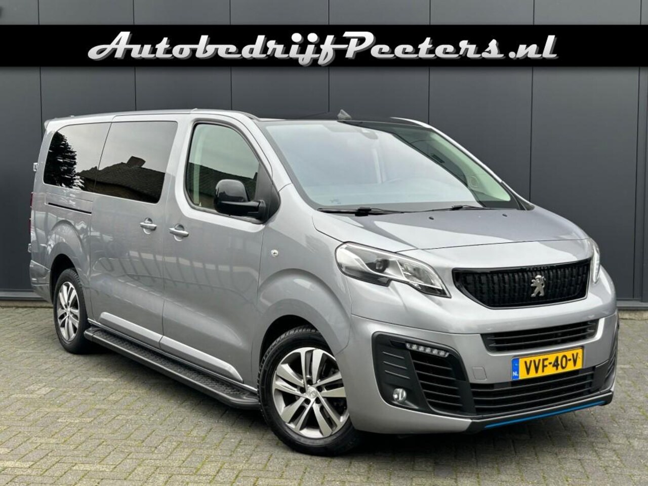 Peugeot Expert - 2.0 HDI Sport D.C. L2H1 Aut. Leder 2xSchuifdeur Navi LED Camera Carplay - AutoWereld.nl
