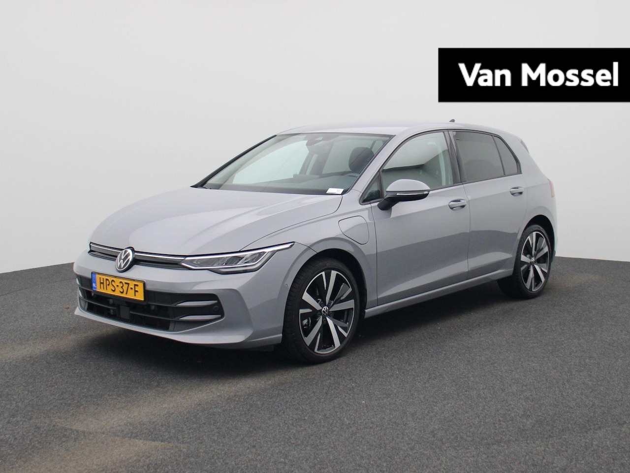 Volkswagen Golf - 1.5 eHybrid 50 Edition Navigatie | Cruise Control | Airco | 18 Inch Velgen | Camera | Park - AutoWereld.nl