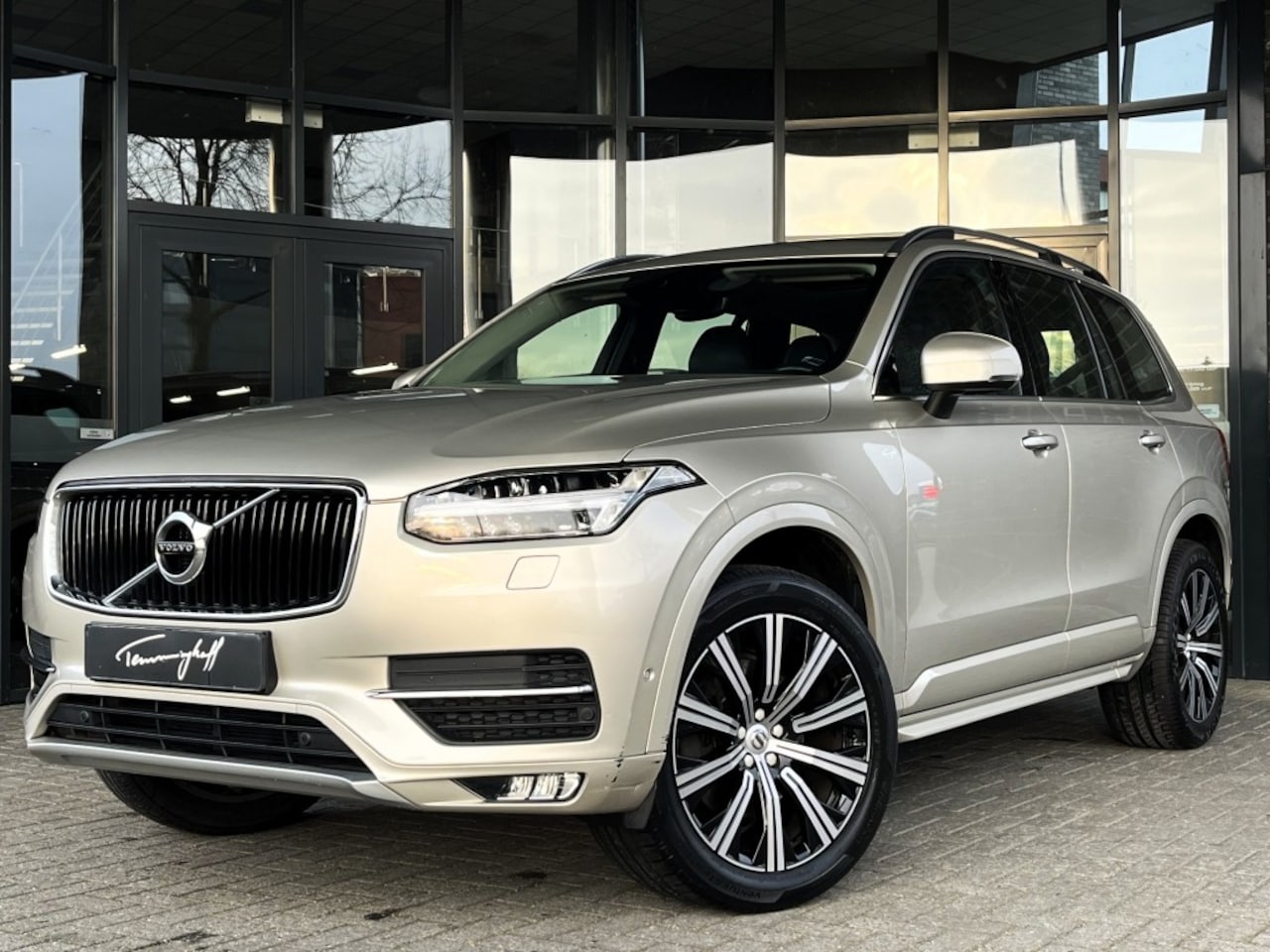 Volvo XC90 - 2.0 D4 MOMENTUM - 7-PERS. - PANO.DAK - 21 INCH - AutoWereld.nl
