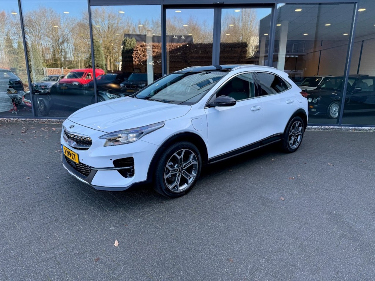 Kia XCeed - 1.6 GDI PHEV Executive,Full Options!,Schuifdak,Stoelkoel/verw,Memory,Leer,LED, - AutoWereld.nl