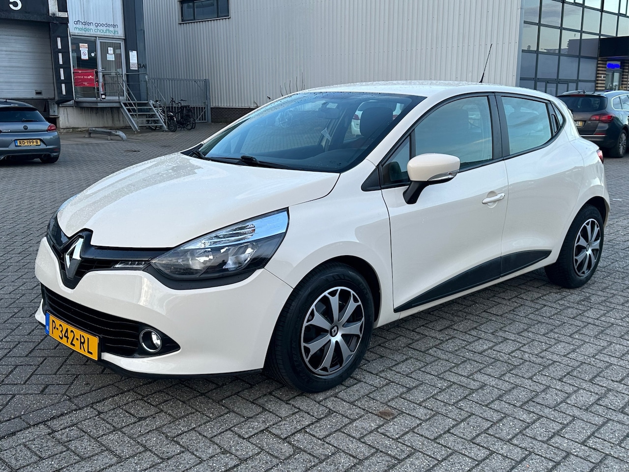 Renault Clio - 1.5 dCi ECO Authentique 2016 - AutoWereld.nl
