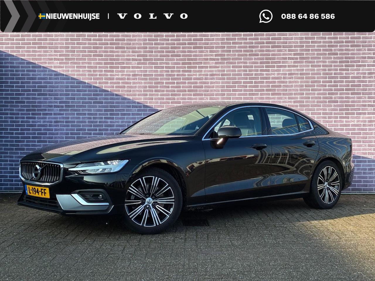 Volvo S60 - 2.0 B4 Inscription | Stoelverwarming voor + achter | Volvo on Call | Standkachel | Parkeer - AutoWereld.nl