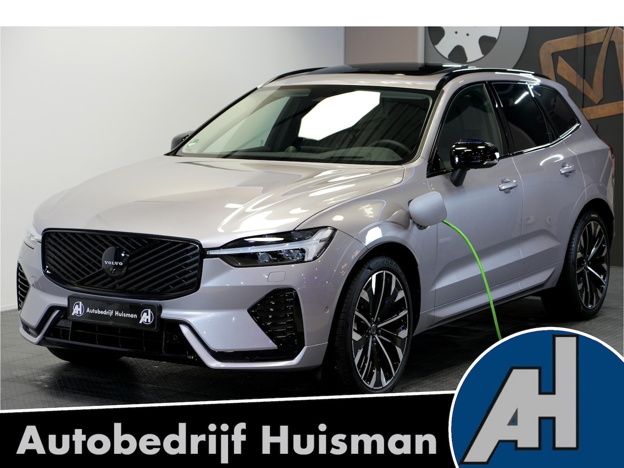 Volvo XC60 - 2.0 T8 AWD Recharge 335kW/456pk Aut8 Ultra Dark Facelift! LUCHTVERING + BOWERS&WILKINS + P - AutoWereld.nl
