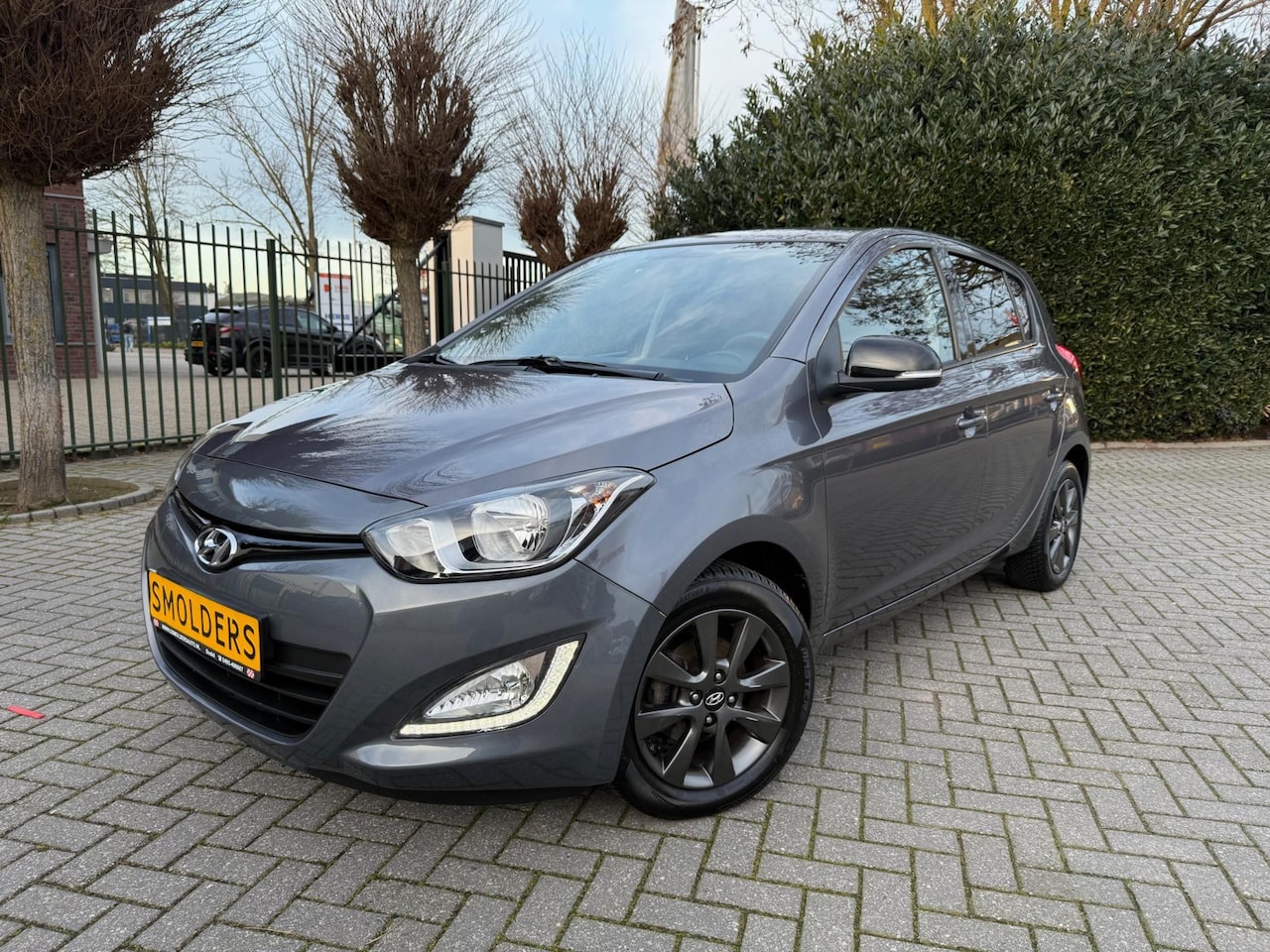 Hyundai i20 - 1.2i, AIRCO, Cruise Control, Bluetooth, Isofix, LM-velgen 15" & all-season banden, LED - AutoWereld.nl