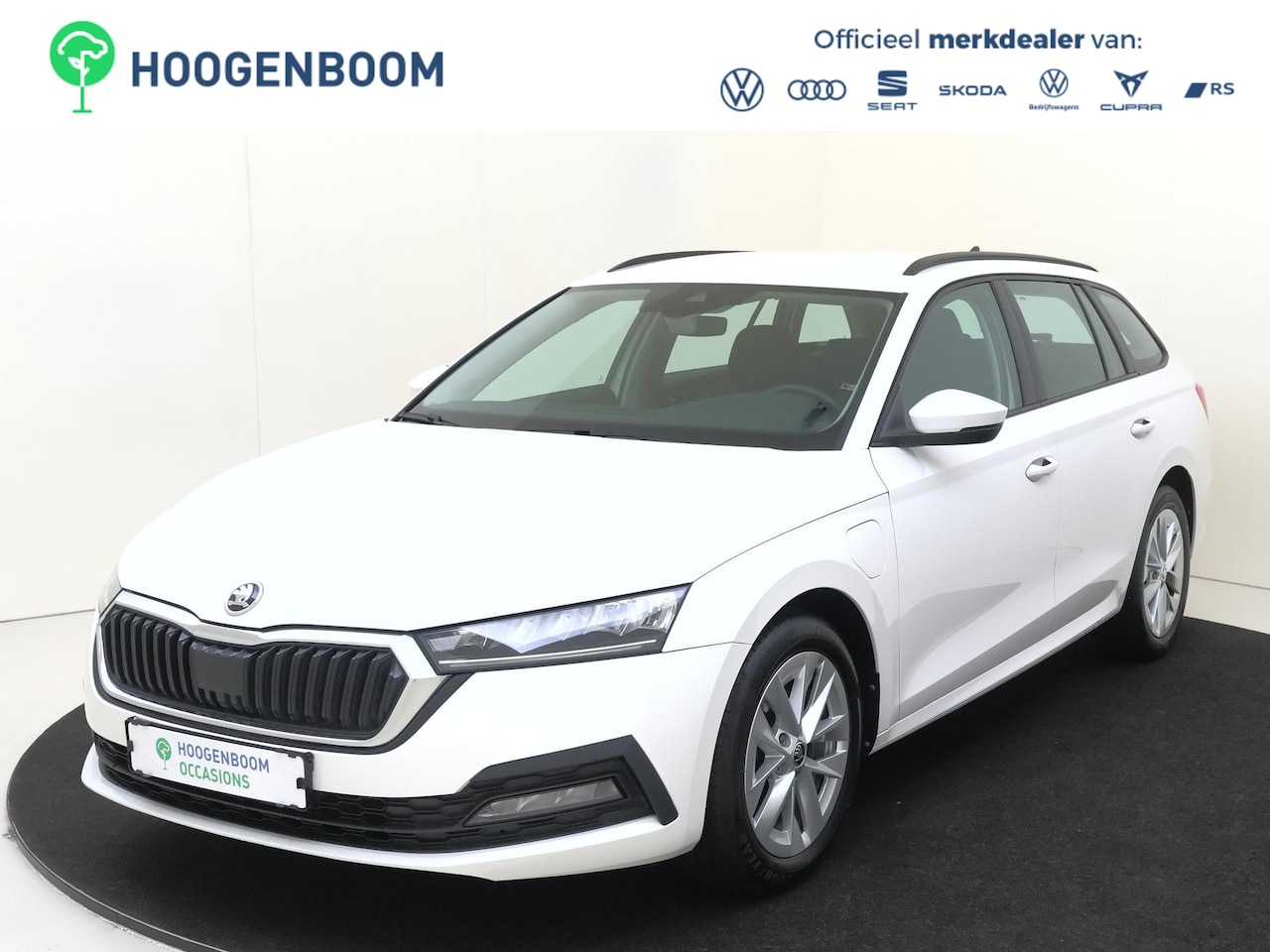 Skoda Octavia Combi - 1.4 TSI iV PHEV Business Edition | SoH 100% | Navigatie | Cruise control | Keyless | CarPl - AutoWereld.nl