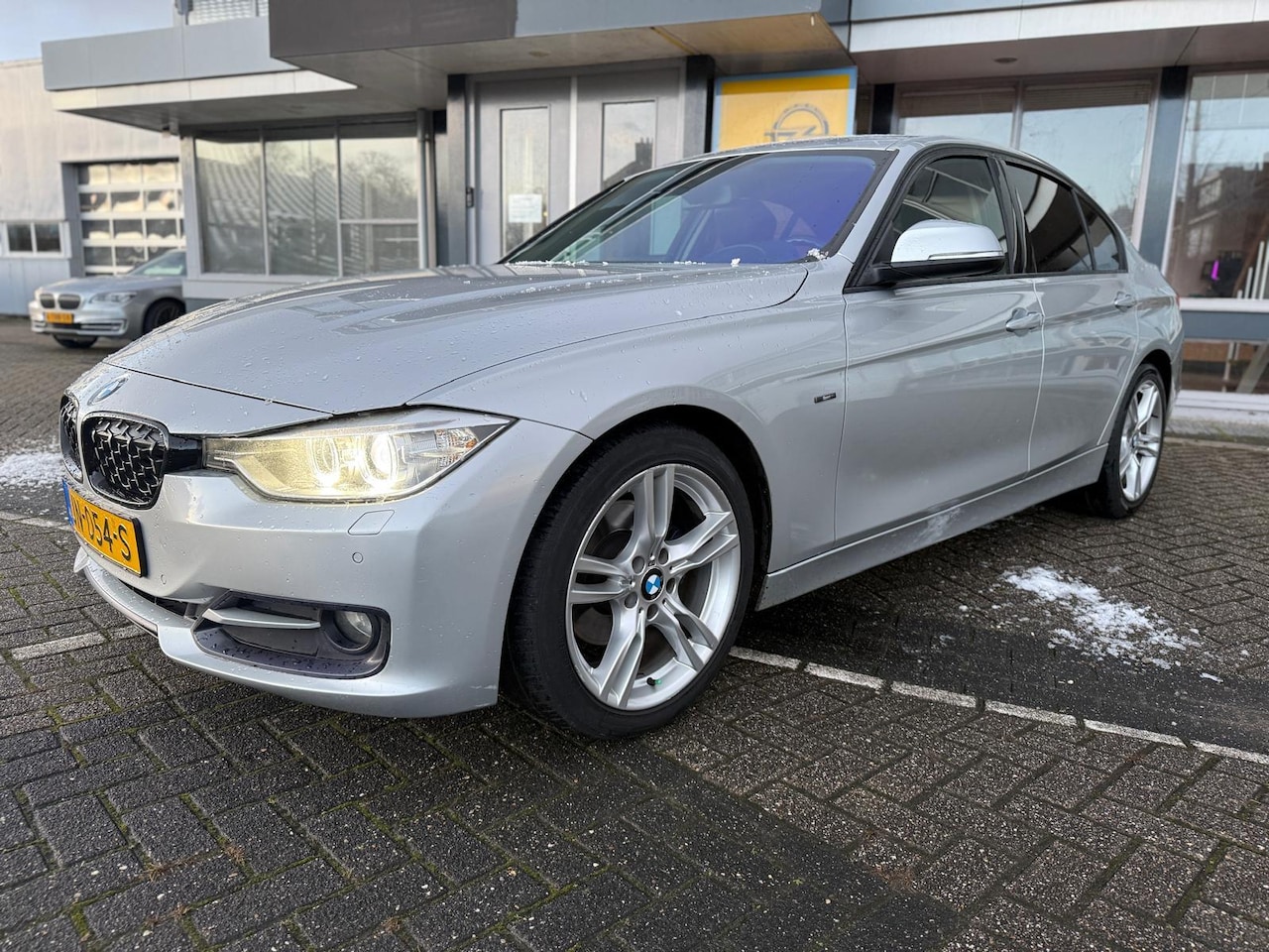 BMW 3-serie - 320d High Executive | Harman Kardon | Xenon | Stoelverwarming | Navi | LMV | PDC | Cruise - AutoWereld.nl