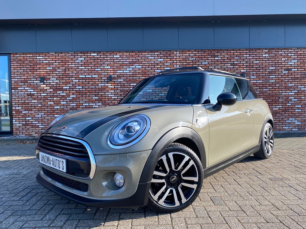 MINI Cooper - Mini 1.5 Chili Automaat Pano Leer 1e Eigenaar! - AutoWereld.nl
