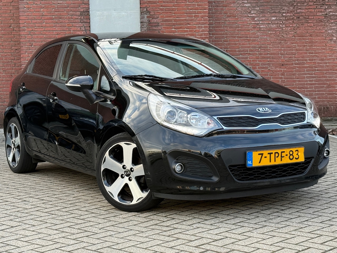 Kia Rio - 1.2 CVVT ExecutiveLine|5DRS|LED|CLIMA|NAVI|CRUISE - AutoWereld.nl