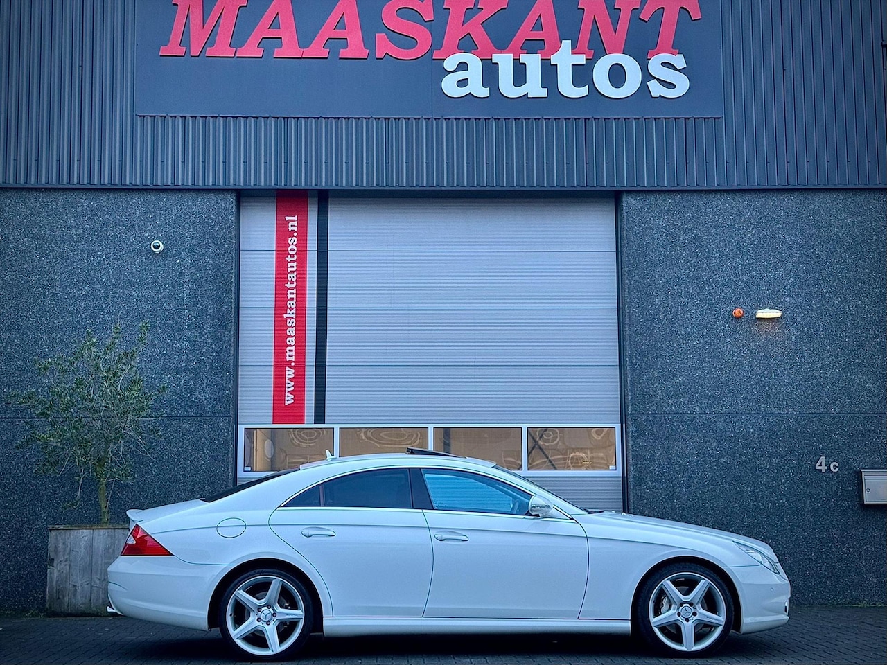 Mercedes-Benz CLS-klasse - 350 Aut / Amg pack / Sunroof / Android audio / Camera / Just serviced / ONLY 83817KM! - AutoWereld.nl