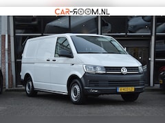 Volkswagen Transporter - 2.0 TDI L2H1 Highline Carplay Trekhaak Cruise Navi