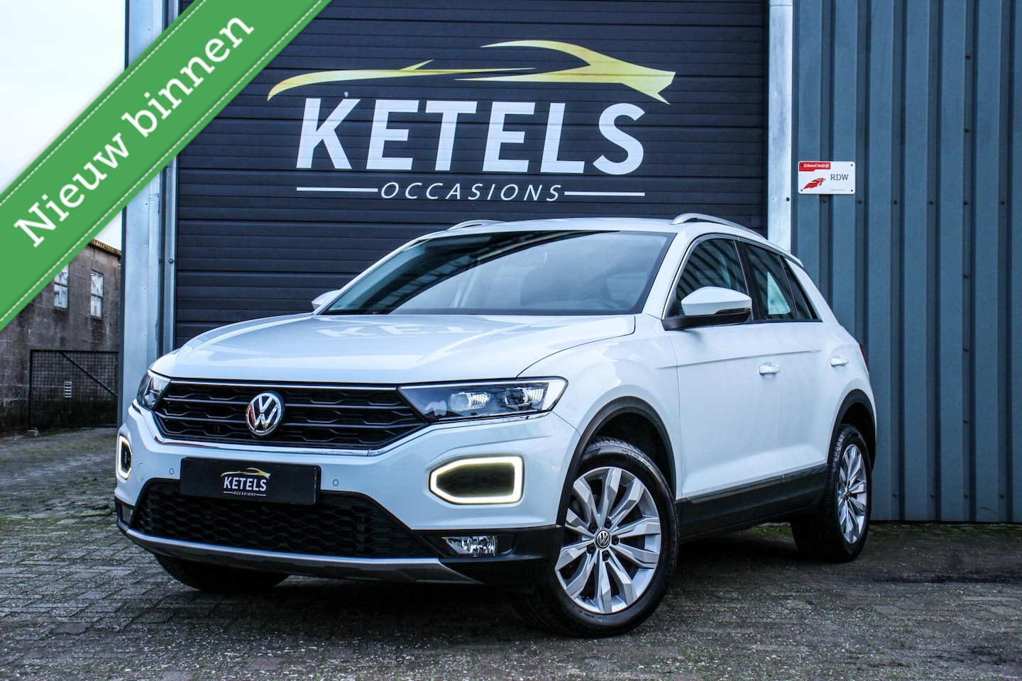 Volkswagen T-Roc - 1.5 TSI Sport LED/Virtual Cockpit, Trekhaak - AutoWereld.nl