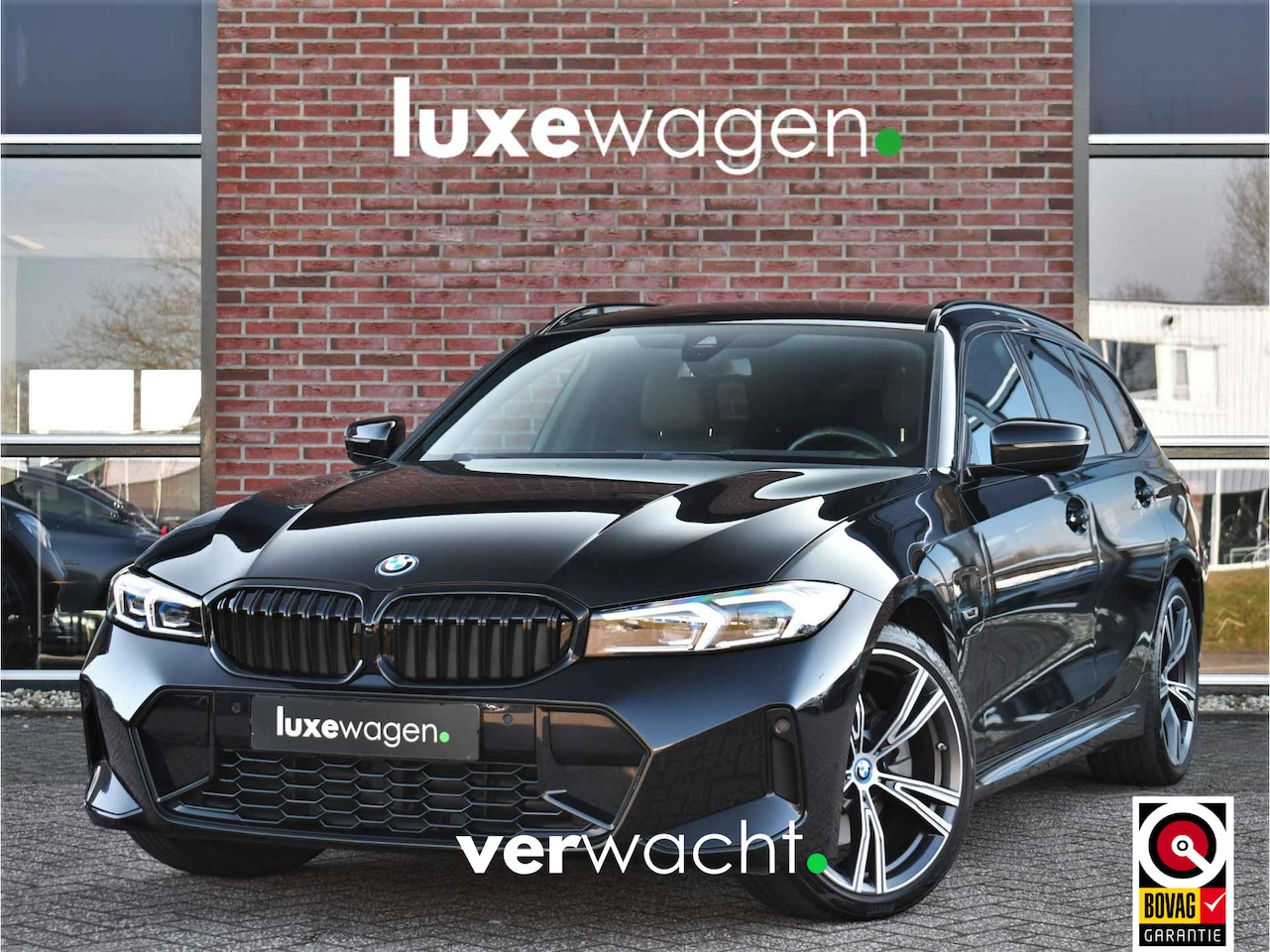 BMW 3-serie Touring - 330e M-Sport Pro Pano M-zetels ACC HUD HiFi 19inch - AutoWereld.nl
