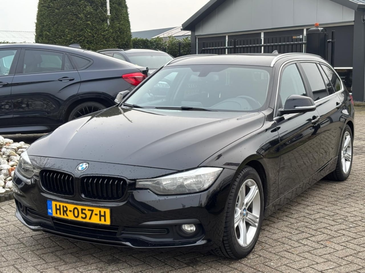 BMW 3-serie Touring - 320D Automaat Sport 2015 Zwart - AutoWereld.nl