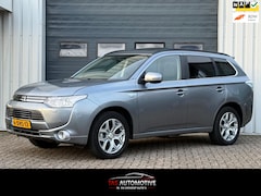 Mitsubishi Outlander - 2.0 PHEV Instyle SCHUIFDAK/NAVI/LEER