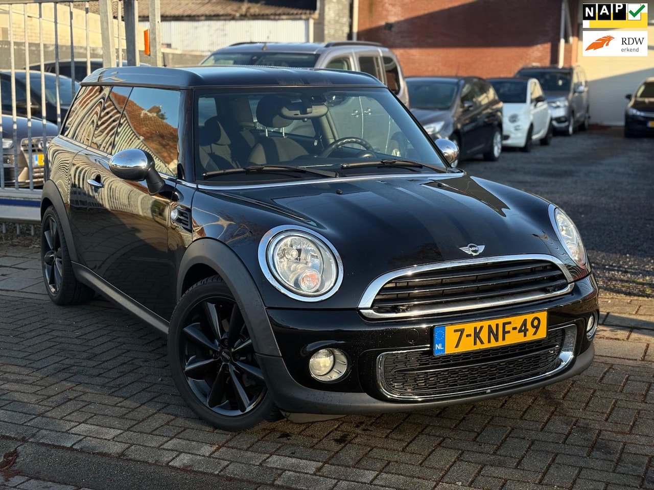 MINI Clubman - Mini 1.6 One D Holland Street | Navigatie | Half Leder | 17” LMV | Cruise control | - AutoWereld.nl