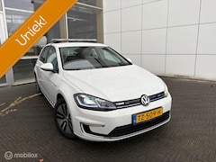 Volkswagen e-Golf - Met zwaailicht