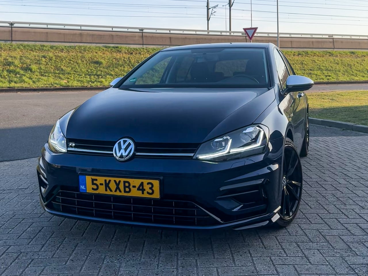 Volkswagen Golf - 1.2 TSI Trendline 7.5 R bodykit - AutoWereld.nl