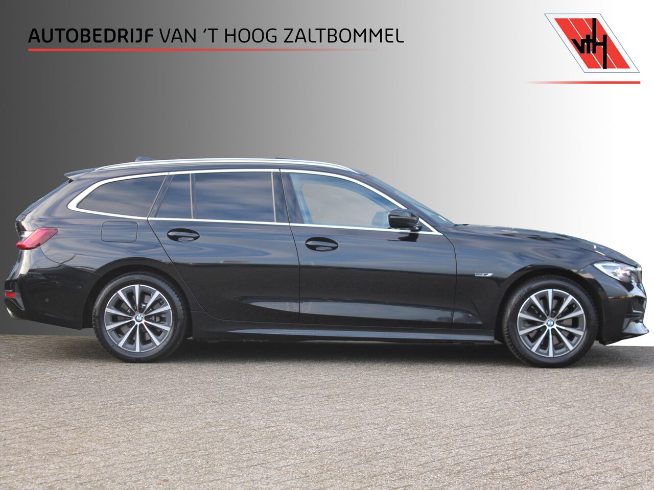BMW 3-serie Touring - 320e Business Edition Plus PANORAMADAK LEDER CARPLAY CAMERA - AutoWereld.nl