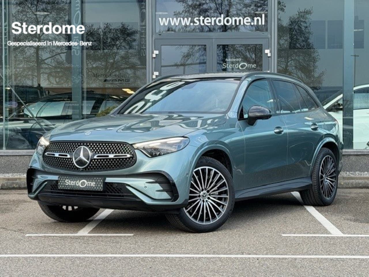 Mercedes-Benz GLC-klasse - 300e 4MATIC AMG line l Airmatic l Panoramadak l Meesturende Achteras l Memory l MBUX l DIG - AutoWereld.nl