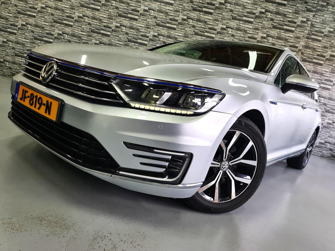 Volkswagen Passat Variant - 1.4 TSI GTE Highline *Panodak*NAP! - AutoWereld.nl