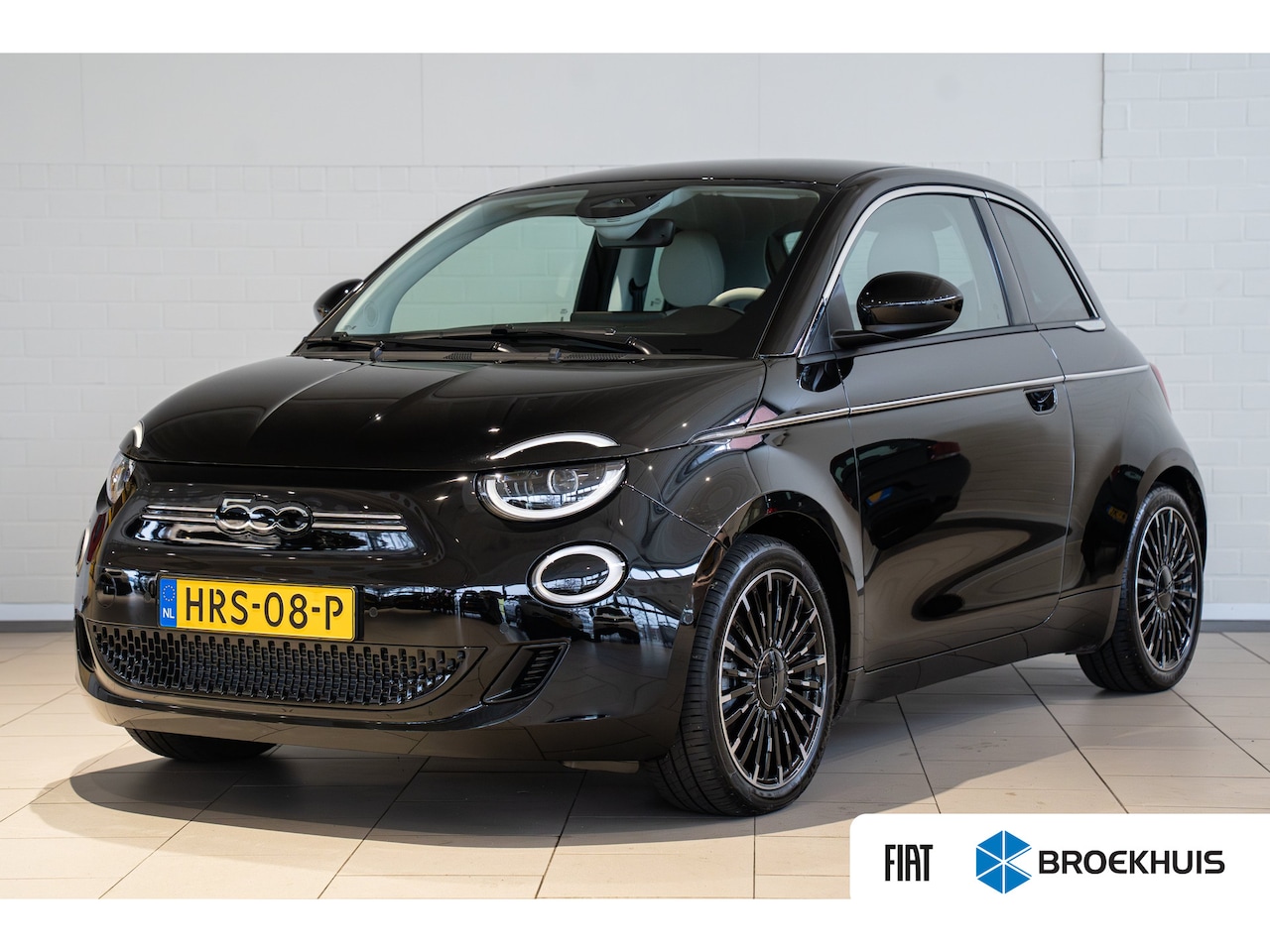 Fiat 500e - 3+1 La Prima 42 kWh | Stoelverwarming | Climate Controle | Navigatie | Camera | Apple Carp - AutoWereld.nl