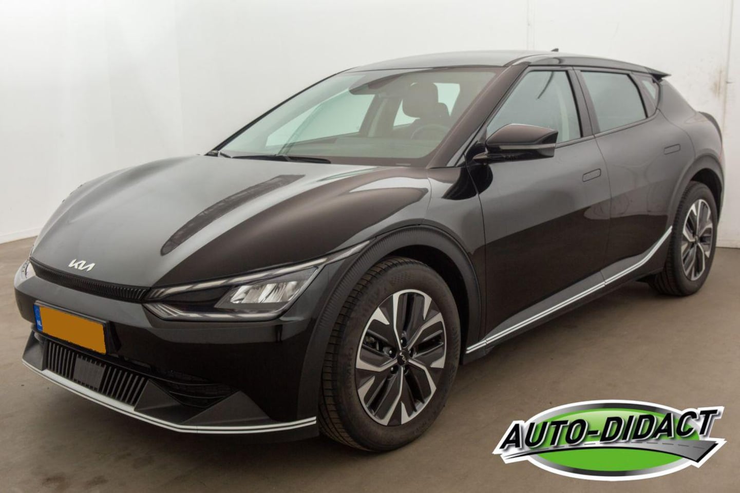 Kia EV6 - Light 58 kWh Automaat 12.540 km Digi Dash Clima Camera - AutoWereld.nl