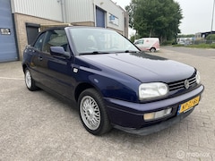 Volkswagen Golf Cabriolet - 1.8