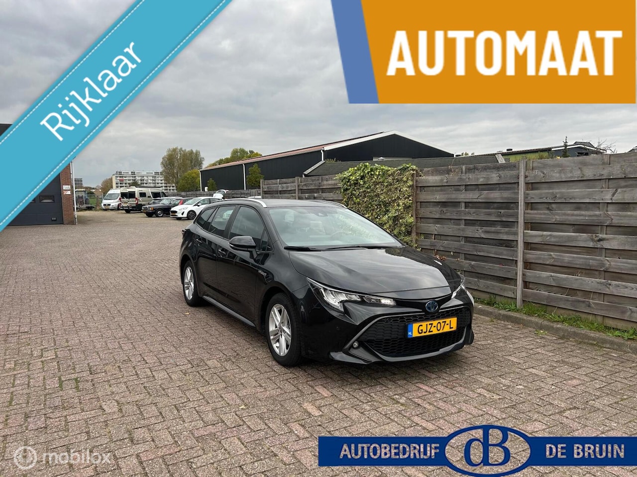 Toyota Corolla Touring Sports - 1.8 Hybrid Dynamic Navigatie,Lm,PDC - AutoWereld.nl