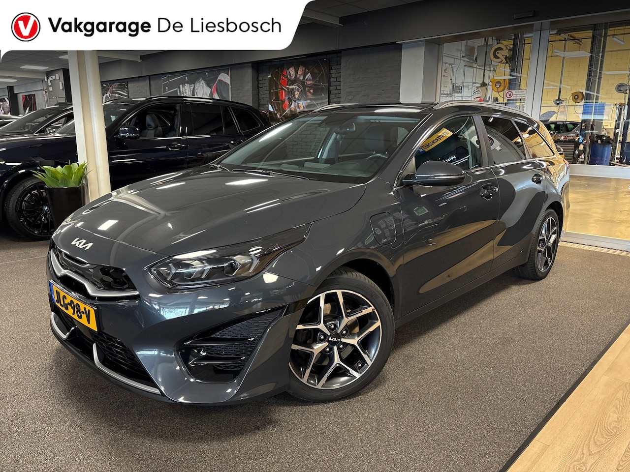 Kia Cee'd Sportswagon - Ceed 1.6 GDI PHEV ExecutiveLine / leder / panorama-dak / camera / stoel en stuur verwarmin - AutoWereld.nl