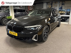 BMW 5-serie Touring - 530e xDrive High Executive / leer / pano / navi / trekhaak / Apple carplay