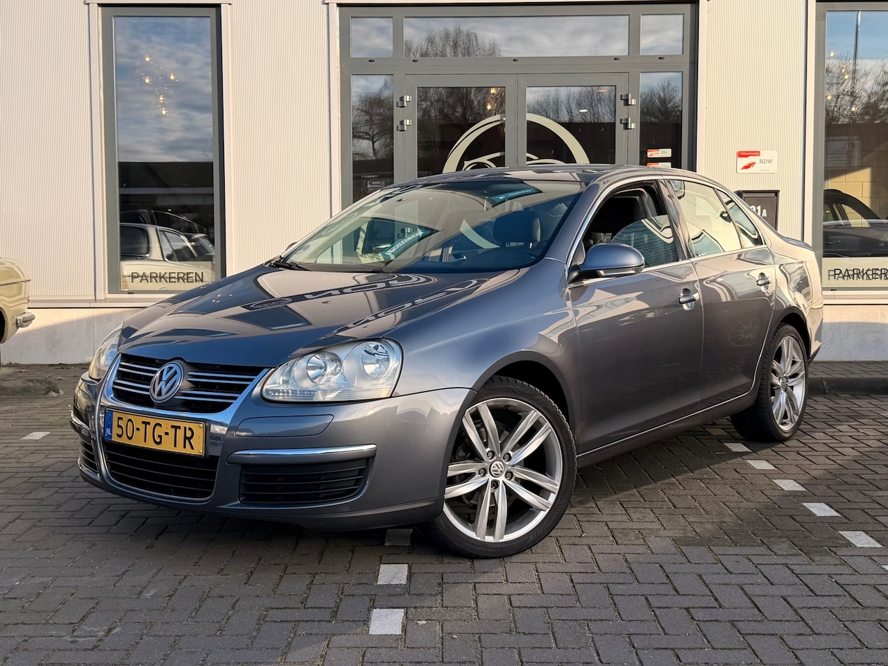 Volkswagen Jetta - 1.6 Comfortline|Nap|Trekhaak - AutoWereld.nl