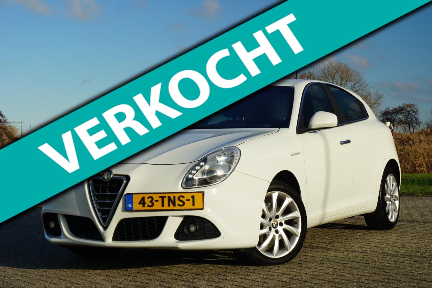 Alfa Romeo Giulietta - 1.4 T Distinctive | Bianco Divino | Clima/Cruise/LMV/Bluetooth/LED - Keurig! - AutoWereld.nl