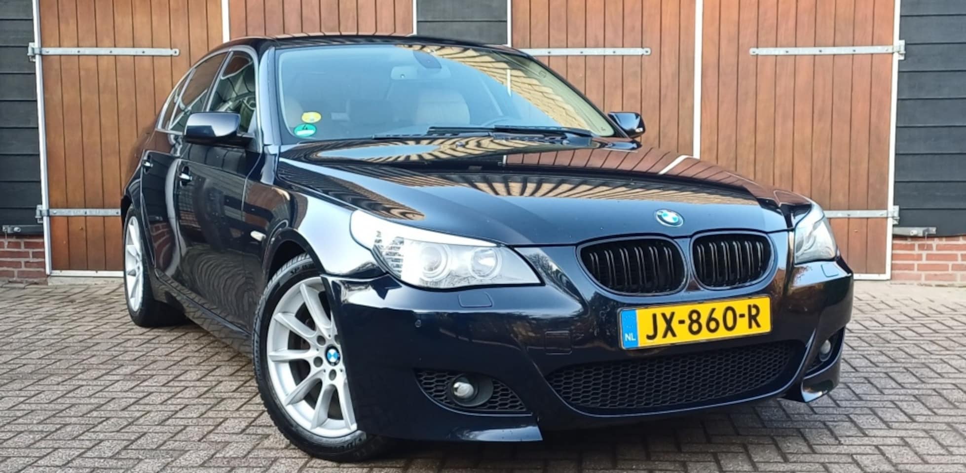 BMW 5-serie - 540i Executive 540i Executive, M Pakket, Carplay, Onderhoudsboekjes - AutoWereld.nl