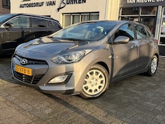 Hyundai i30 - 1.6 GDI i-Drive Cool, Trekhaak, Airco, Cruise control, Radio met AUX en USB aansluiting