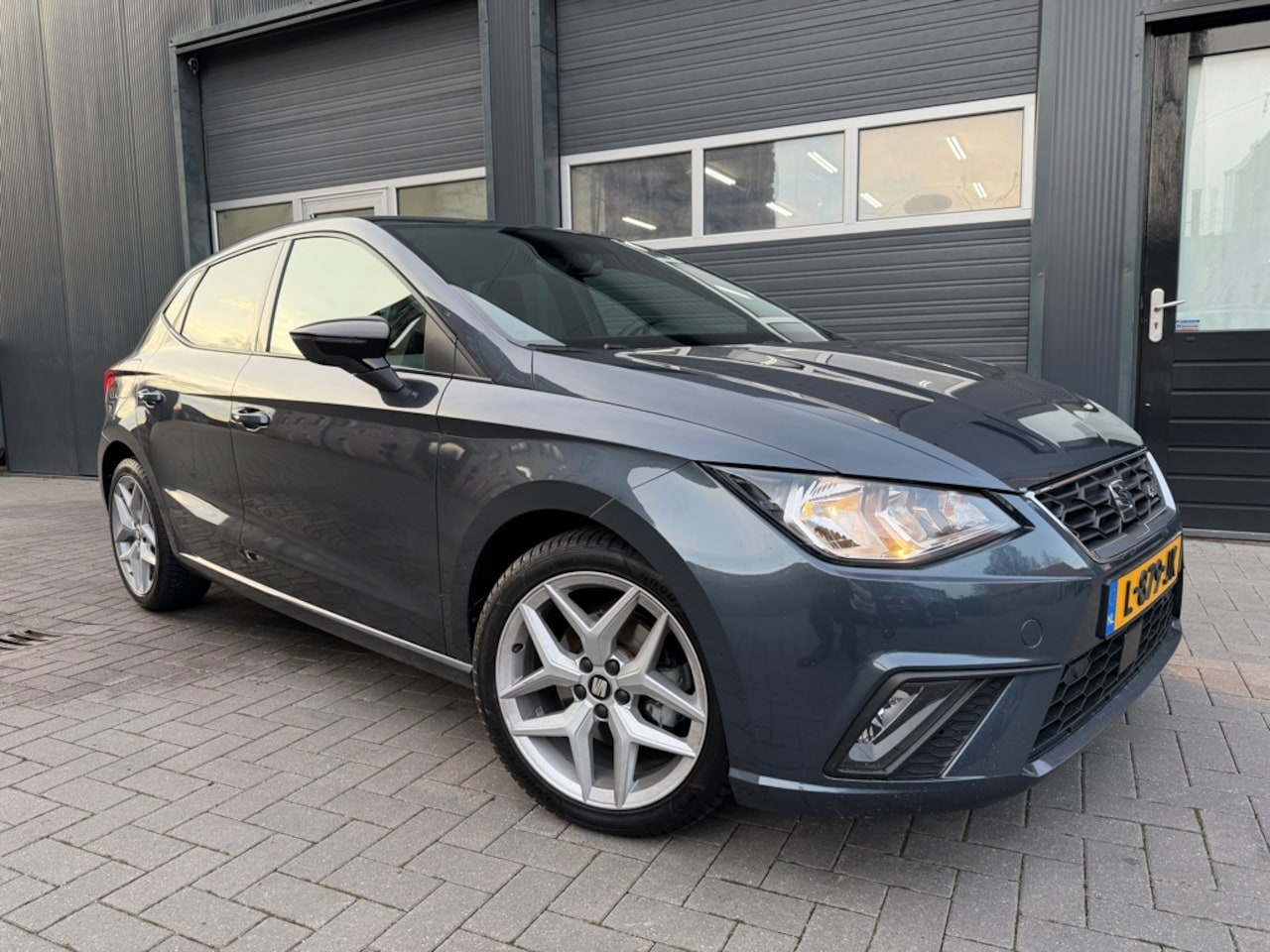 SEAT Ibiza - 1.0 TSI FR Business Intense 1.0 TSI FR Business Intense - AutoWereld.nl
