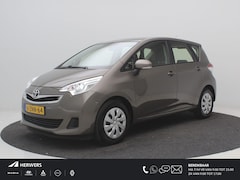 Toyota Verso S - 1.3 VVT-i Aspiration AUTOMAAT / Cruise Control / Navigatie / Achteruitrijcamera / Climate