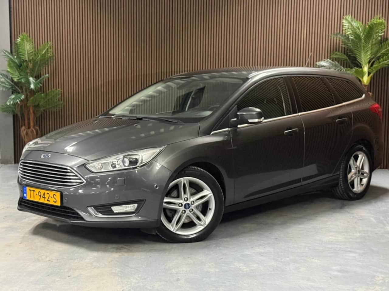 Ford Focus Wagon - 1.5 Titanium Edition 1.5 Titanium Edition - AutoWereld.nl
