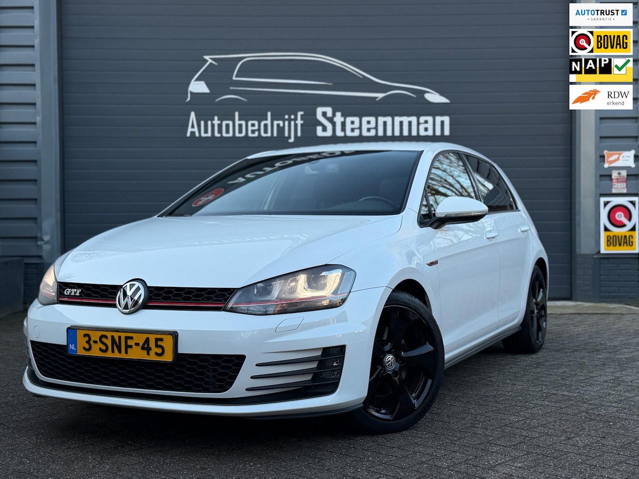 Volkswagen Golf - 2.0 TSI GTI | Xenon | Carplay | Dyn. achterlichten - AutoWereld.nl