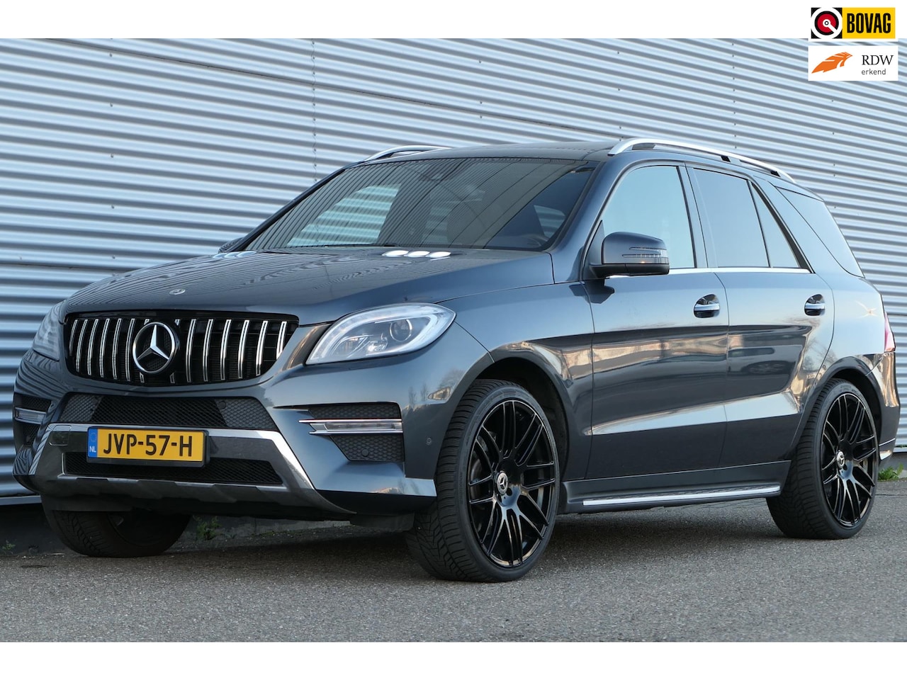Mercedes-Benz M-klasse - 500 AMG V8 Navi Panodak Designo Leder Carplay Luchtvering - AutoWereld.nl