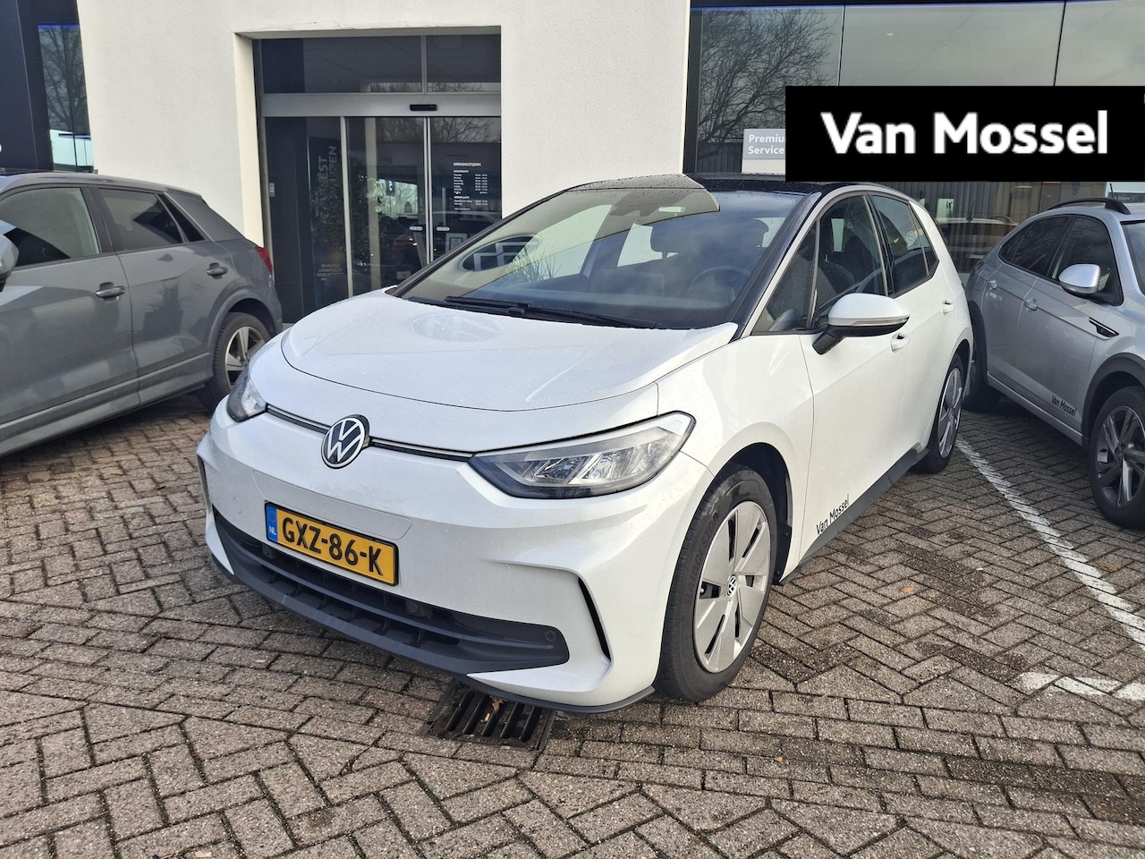 Volkswagen ID.3 - Pure Oranje Edition 52 kWh | DEMO | PARKEERSENSOREN | APPLE CARPLAY / ANDROID AUTO | - AutoWereld.nl