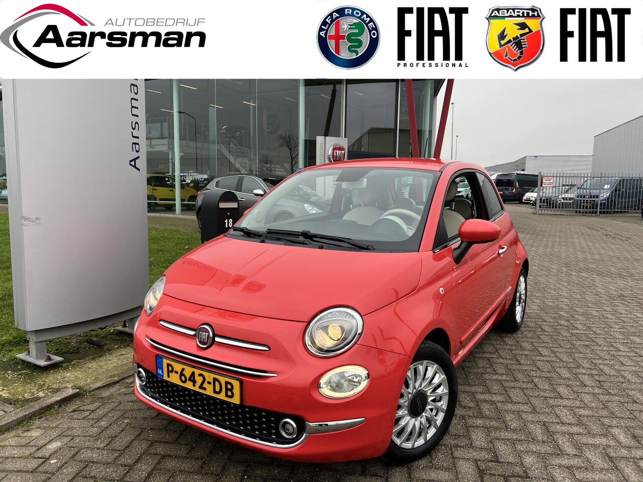 Fiat 500 - 1.2 Lounge | Apple Carplay & Android Auto | Airco | 4 cilinder | Licht- en regensensor - AutoWereld.nl