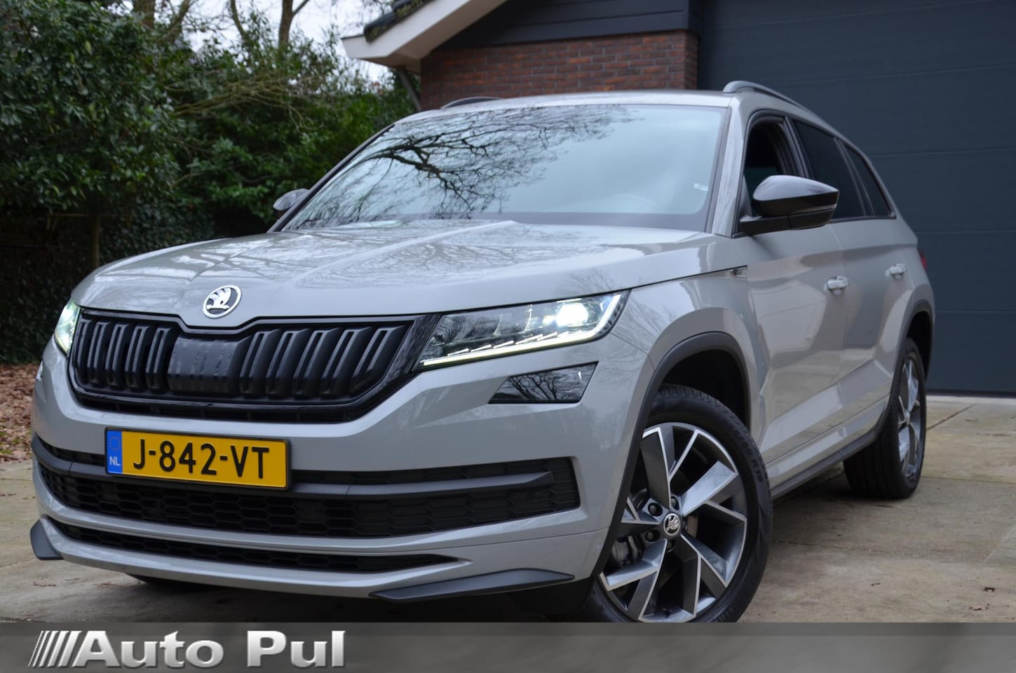 Skoda Kodiaq - 1.5 TSI Sportline Business 7 Persoons Navi/Led/Ecc/Pdc/Stoel &Stuurverwarming/Achteruitrij - AutoWereld.nl