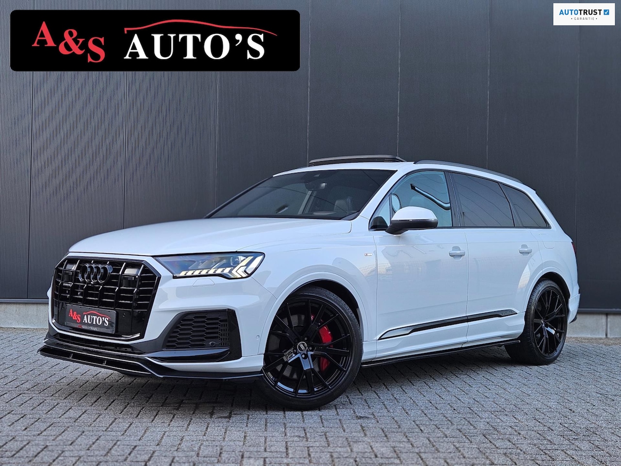 Audi Q7 - 55 TFSI e Quattro 3x S line Pano Luchtvering Rs stoelen Trekhaak Acc Camera Elektr stoelen - AutoWereld.nl