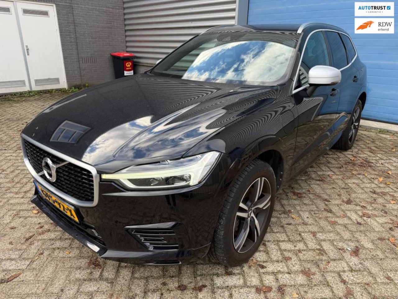Volvo XC60 - 2.0 T8 Twin Engine AWD Inscription R Design, BTW Auto - AutoWereld.nl