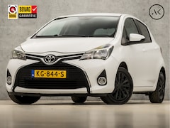 Toyota Yaris - 1.0 VVT-i Sport (SCHERM, AIRCO, BLUETOOTH, SPORTSTOELEN, MULTIFUNCTIONEEL STUURWIEL, NIEUW